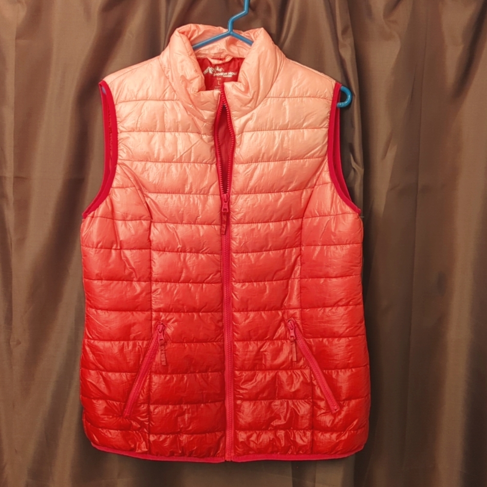 Jackson Hole Outerwear Women’s Pink Ombré Puffer Vest Size Large
